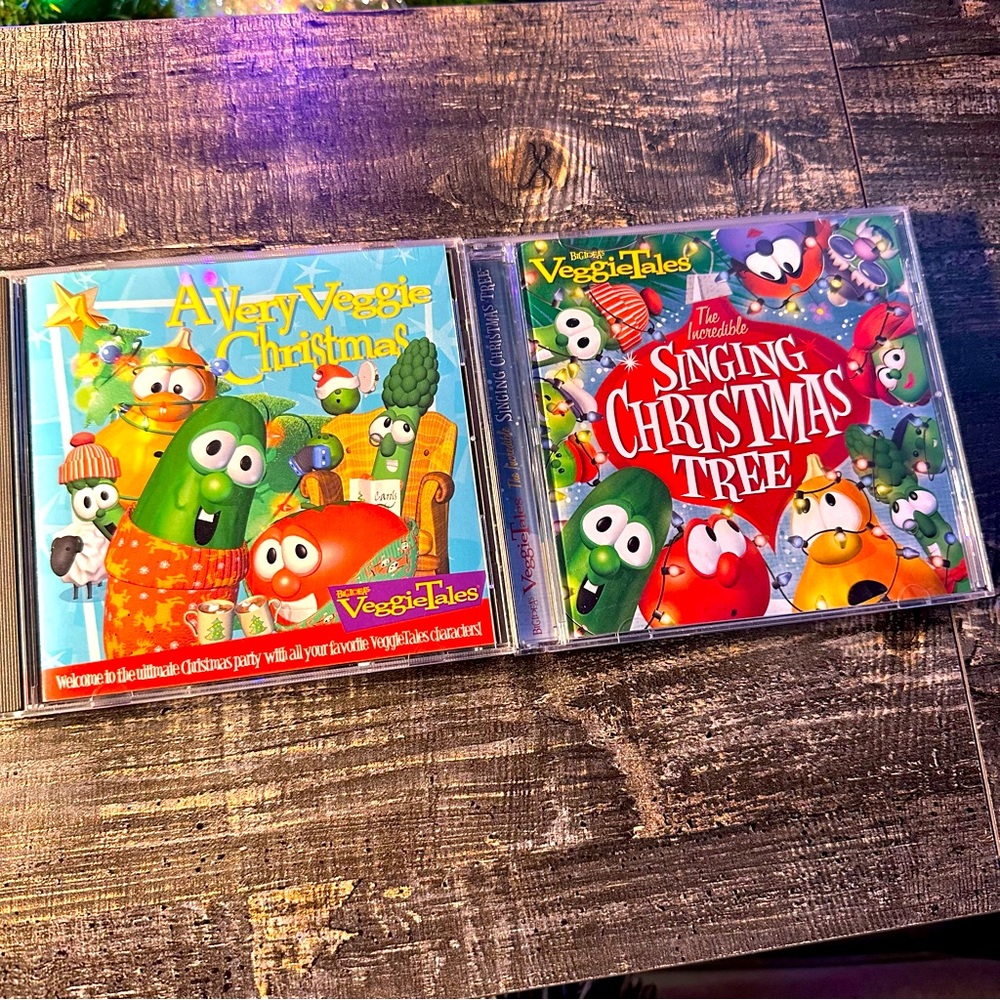A Very Veggie Christmas & The Incredible Singing Christmas Tree CD bundle